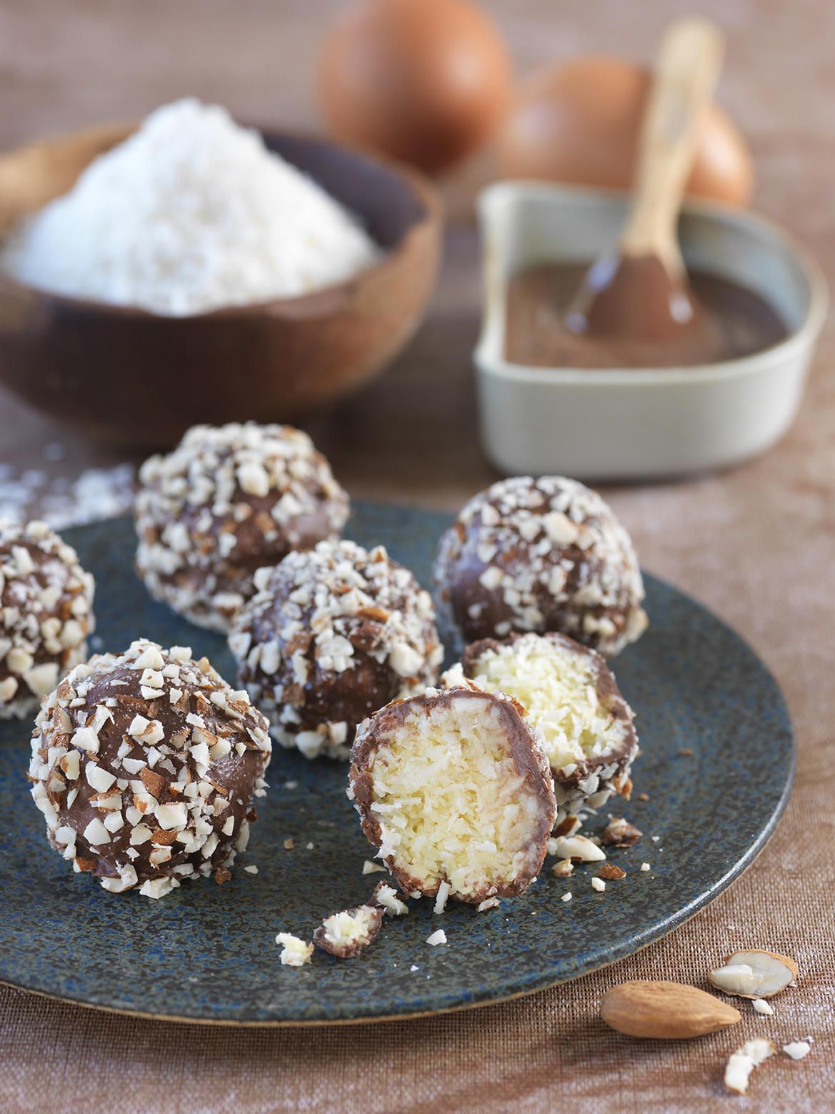 Truffes noix de coco, pâte à tartiner et amandes